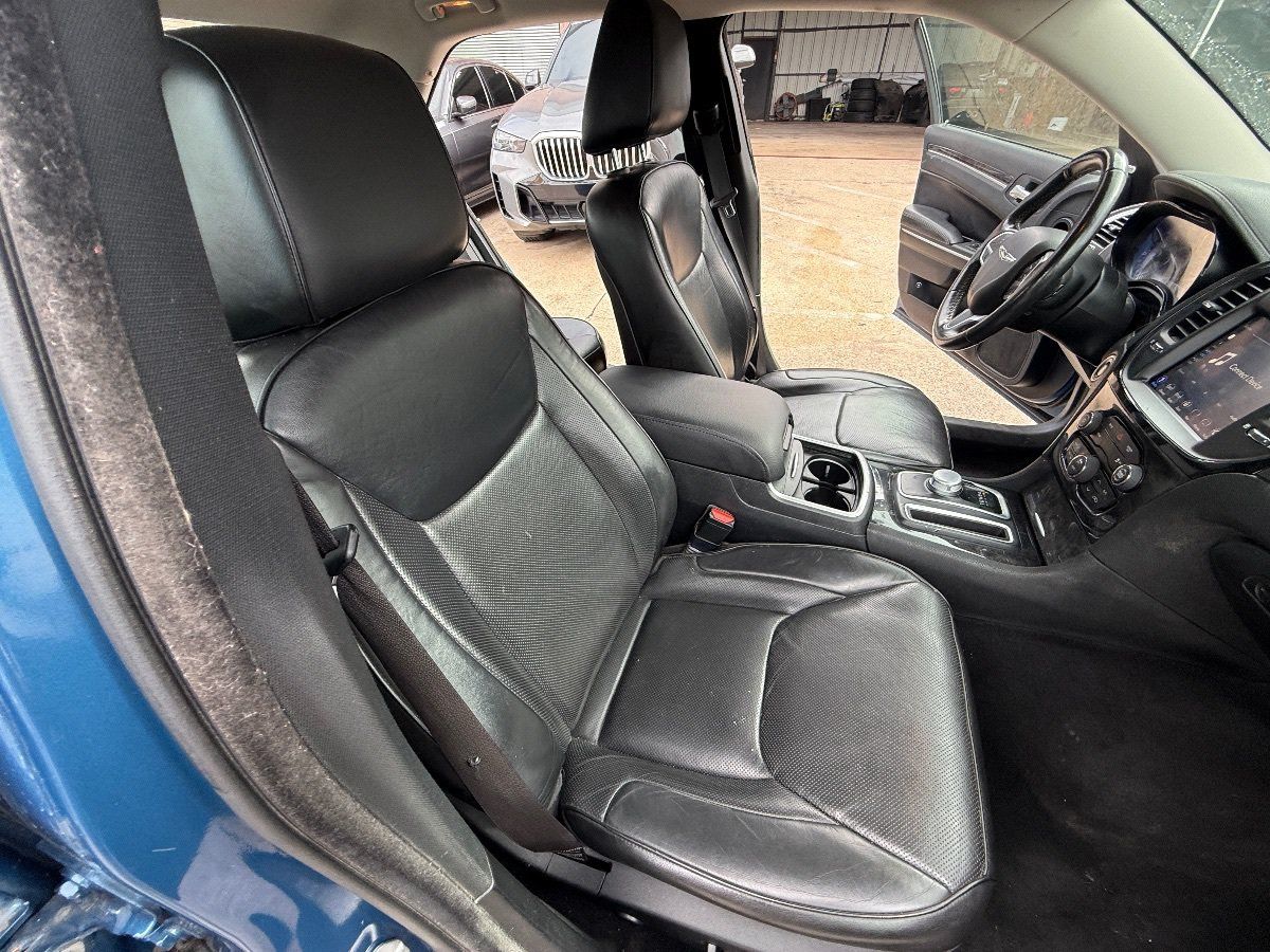 Used 2021 Chrysler 300 Touring L AWD/4WD image 15