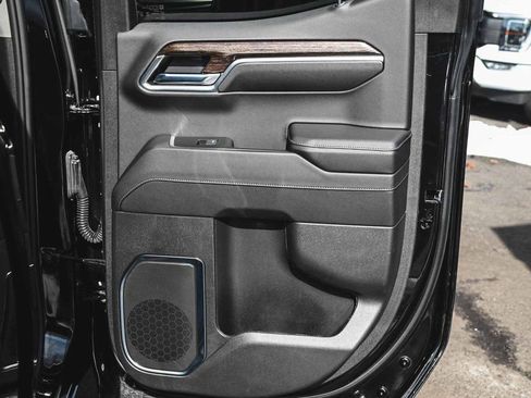 Used 2024 GMC Sierra 1500 Elevation image 12