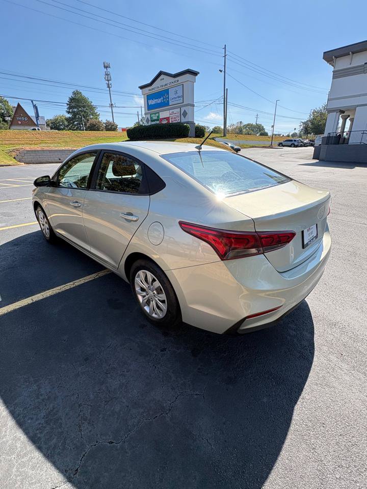 Used 2019 Hyundai Accent SE w/ Cargo Package FWD image 7