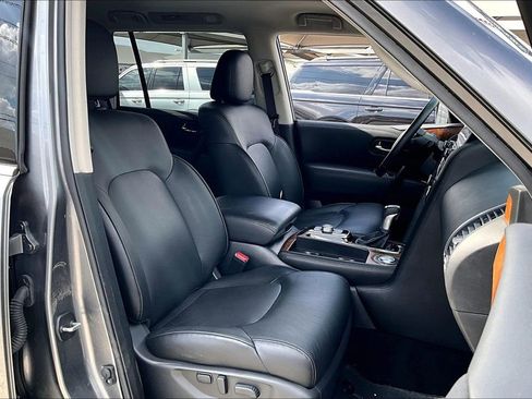 Used 2023 Nissan Armada SL w/ Captain's Chairs Package image 10