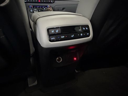 Used 2024 Hyundai Palisade SEL FWD image 12