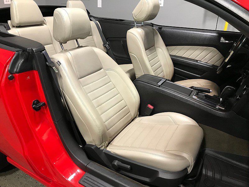Used 2013 Ford Mustang GT Premium RWD image 22