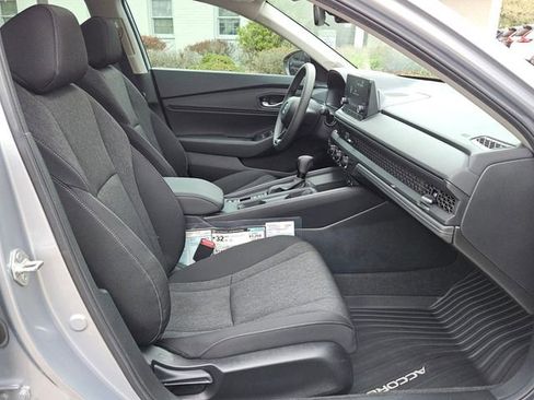 Certified 2025 Honda Accord SE image 15
