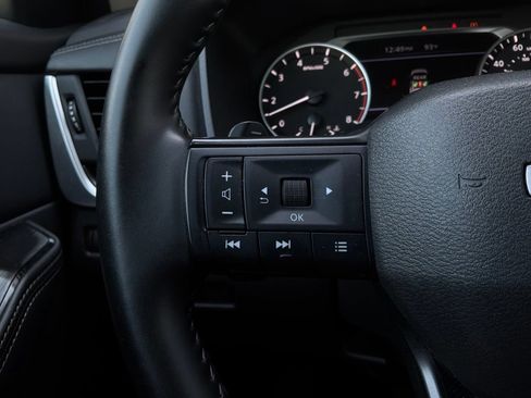 Used 2025 Nissan Rogue SV FWD image 33