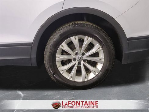 Used 2019 Volkswagen Tiguan SE w/ Panoramic Sunroof Package image 34