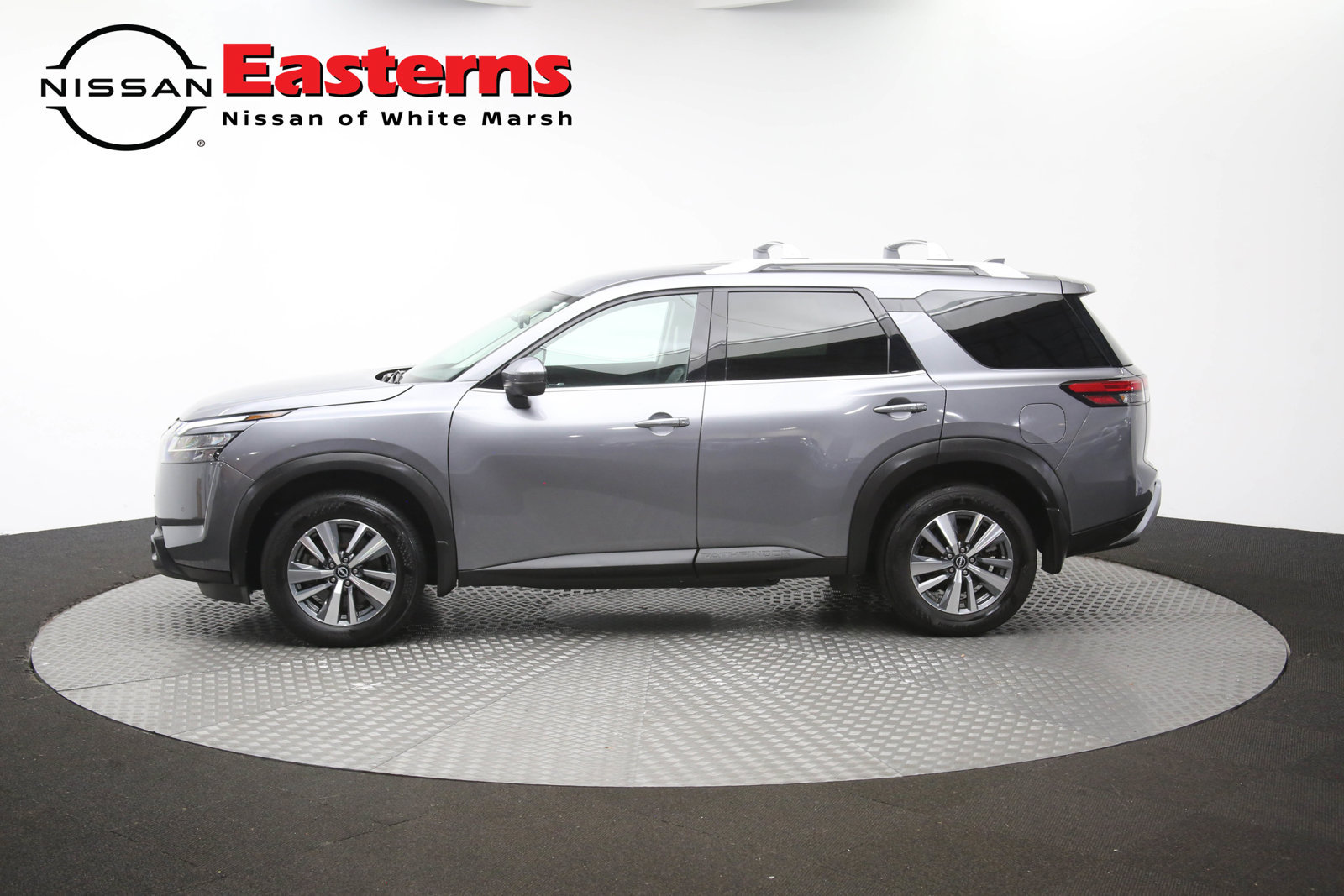 Used 2024 Nissan Pathfinder SL AWD/4WD image 62