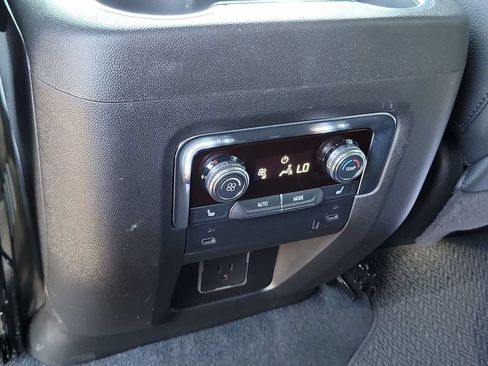 Used 2026 GMC Yukon Denali w/ Sun & Power Step Package AWD/4WD image 22