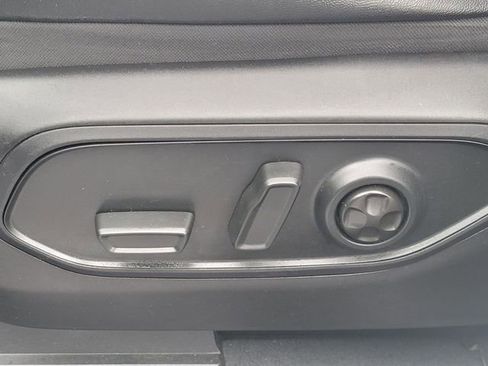 Used 2023 Jeep Grand Cherokee Limited image 13