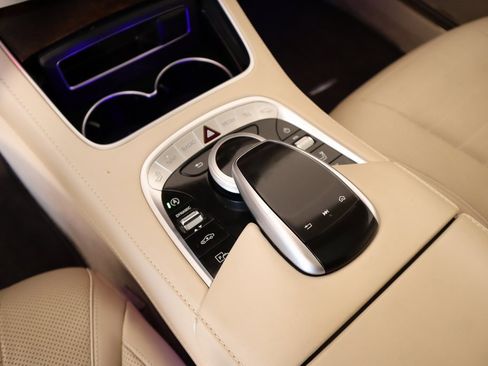 Used 2019 Mercedes-Benz S 560 Sedan image 8