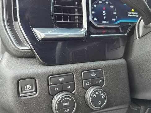 Used 2023 Chevrolet Silverado 1500 LT AWD/4WD image 15