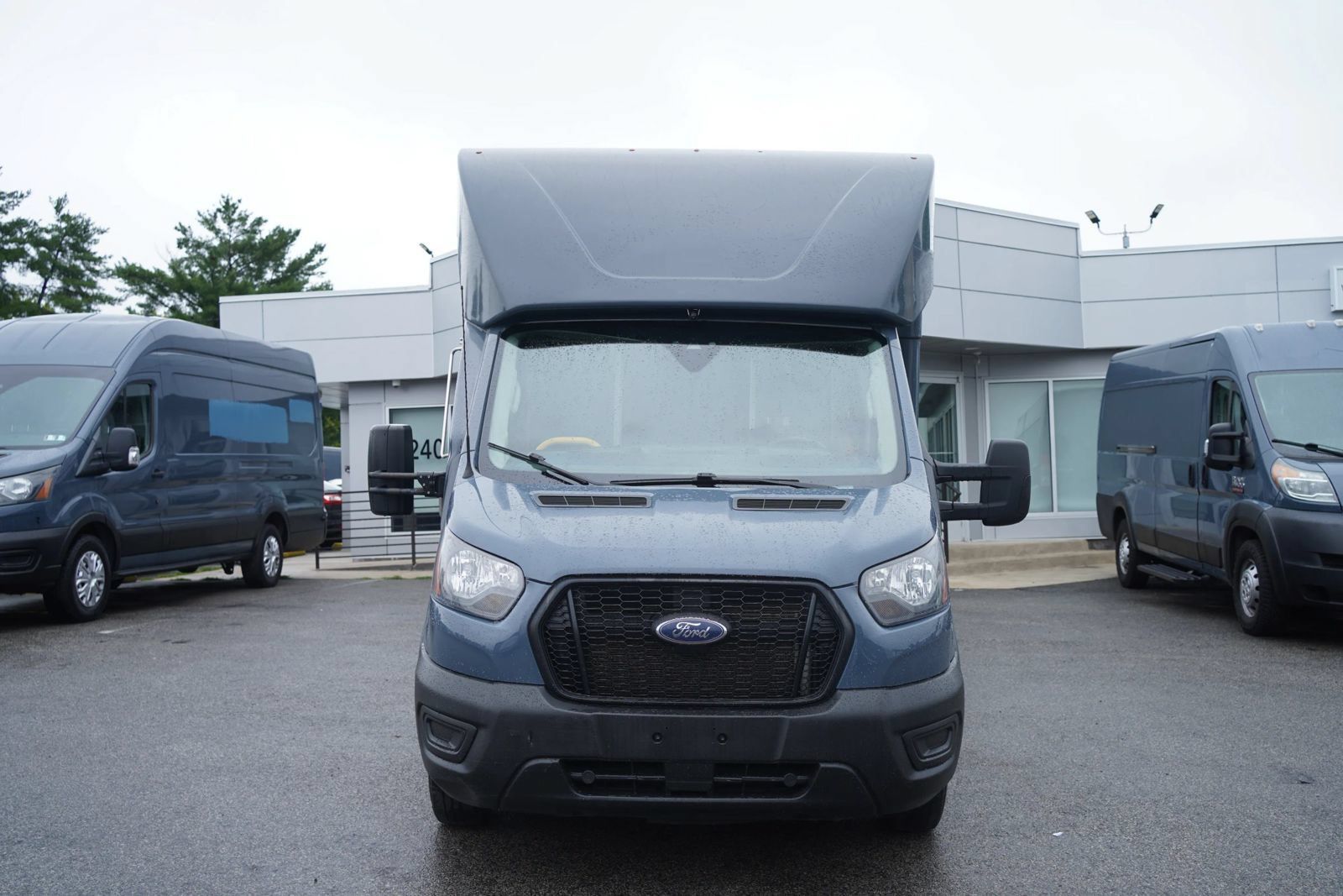 Used 2021 Ford Transit 350 DRW RWD image 5