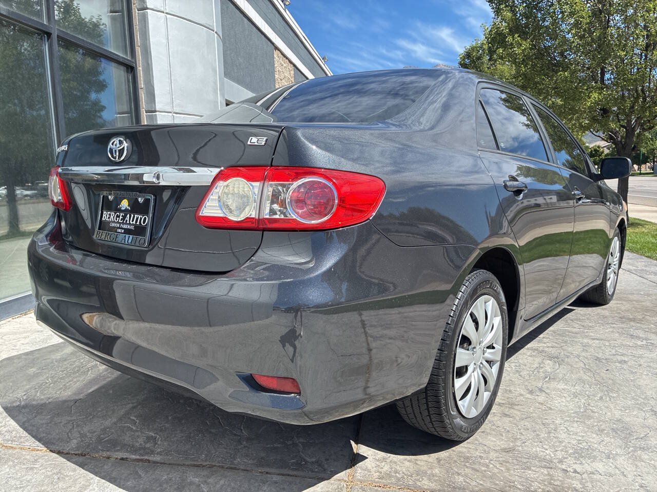 Used 2012 Toyota Corolla LE FWD image 5