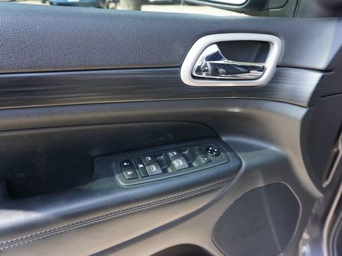 Used 2020 Jeep Grand Cherokee Altitude image 4