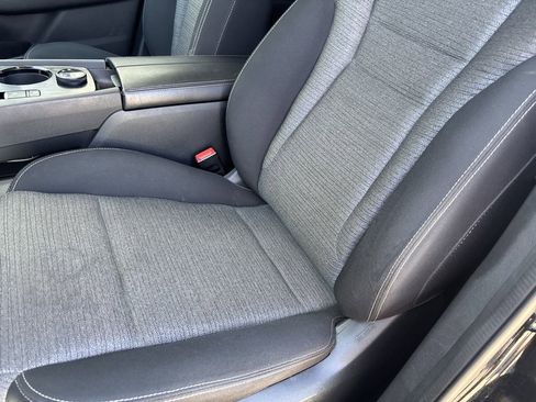 Used 2021 Nissan Rogue SV image 20