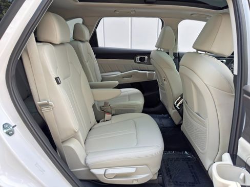 Used 2025 Kia Sorento SX AWD/4WD image 41