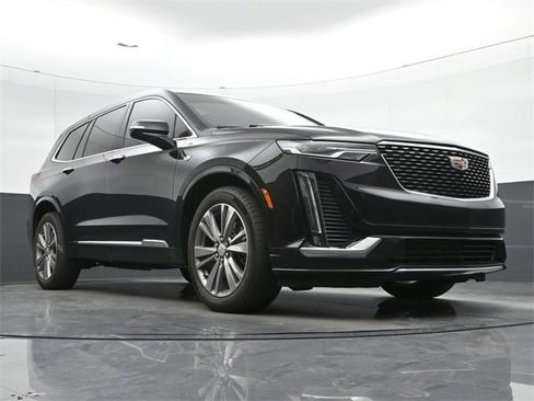 Used 2023 Cadillac XT6 Premium Luxury image 10