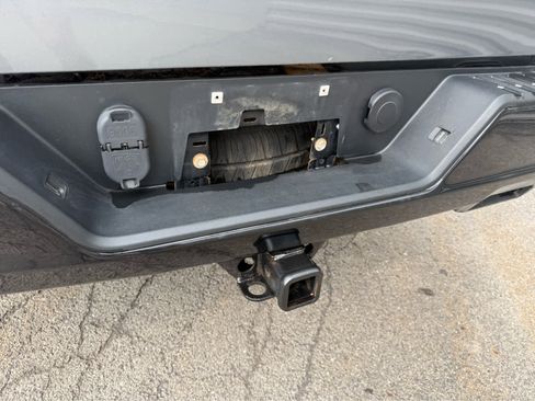Used 2019 Chevrolet Silverado 1500 Custom Trail Boss w/ Custom Convenience Package AWD/4WD image 6