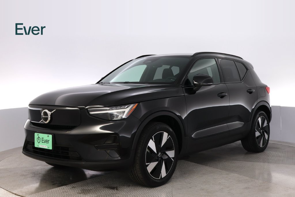 Used 2024 Volvo XC40 Recharge Core w/ Protection Package Premier AWD/4WD image 2
