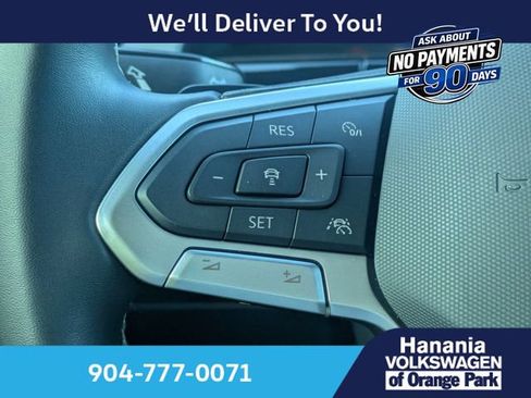Certified 2025 Volkswagen Atlas Cross Sport SE FWD image 25