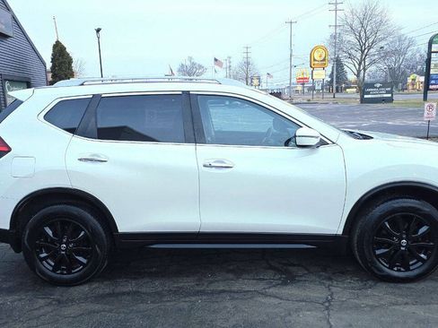 Used 2017 Nissan Rogue SV AWD/4WD image 7