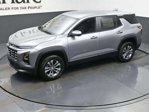 New 2026 Chevrolet Equinox LT w/ Safety and Technology Package FWD image 22
