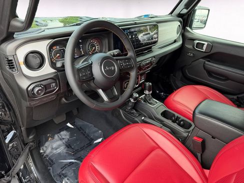 Used 2024 Jeep Wrangler Unlimited Sport AWD/4WD image 10