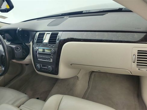 Used 2011 Cadillac DTS image 28