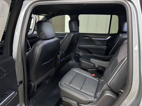 Certified 2026 GMC Acadia Denali w/ Super Cruise Package AWD/4WD image 14