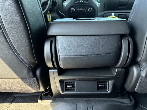Used 2020 Chevrolet Silverado 2500 Custom w/ Custom Value Package AWD/4WD image 18