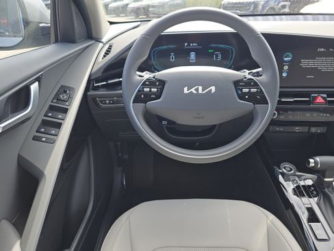 New 2026 Kia Niro EX image 13