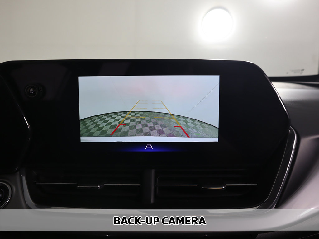 Used 2024 Chevrolet Trax LT w/ LT Convenience Package FWD image 4