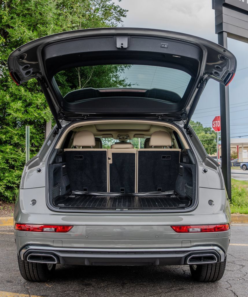 Used 2023 Audi Q5 e Premium Plus w/ Premium Plus Package AWD/4WD image 26