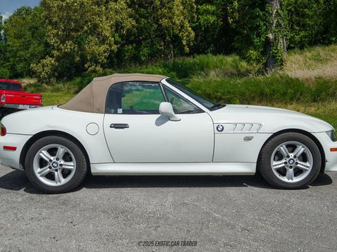 Used 2000 BMW Z3 2.5i image 16