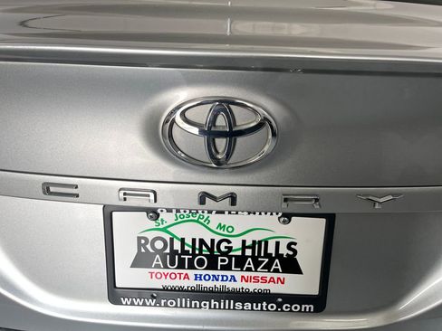 Used 2020 Toyota Camry SE FWD image 42
