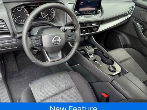 Certified 2025 Nissan Rogue SV image 11