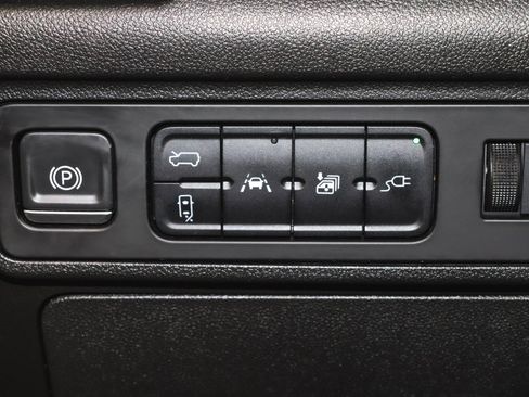 Used 2024 GMC Hummer EV 3X image 32