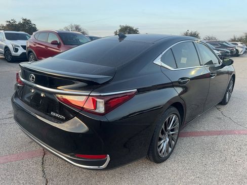 Used 2024 Lexus ES 300h w/ Luxury Package image 4