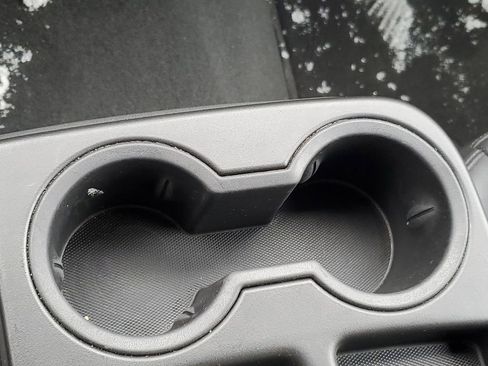 Certified 2025 GMC Sierra 1500 SLT image 23