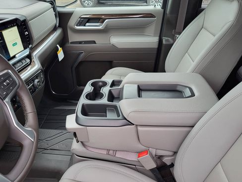 New 2026 Chevrolet Silverado 1500 LT w/ Texas Edition Plus RWD image 18