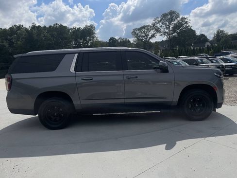 Used 2021 Chevrolet Suburban LS AWD/4WD image 5