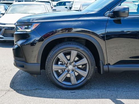 Used 2025 Honda Pilot Sport image 8
