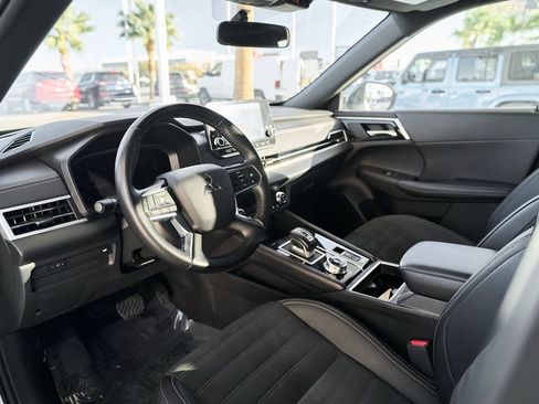 Used 2024 Mitsubishi Outlander Ralliart image 2