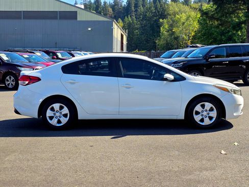 Used 2018 Kia Forte LX FWD image 17