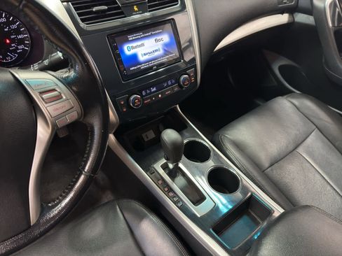 Used 2013 Nissan Altima 2.5 SV image 19