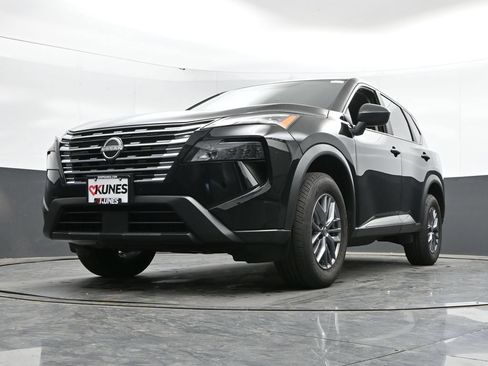 Used 2024 Nissan Rogue S AWD/4WD image 43