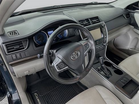 Used 2016 Toyota Camry XLE image 9