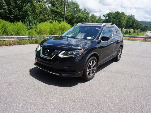 Used 2020 Nissan Rogue SV w/ Premium Package FWD image 22