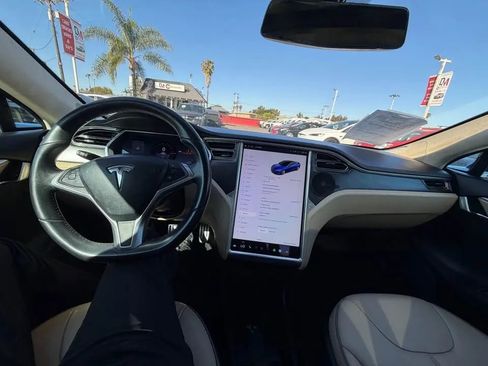 Used 2013 Tesla Model S Performance image 10