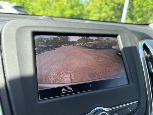 Used 2024 Chevrolet Equinox LS w/ LS Convenience Package FWD image 30