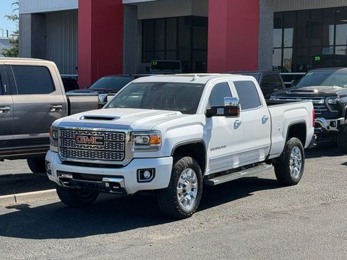 Used 2018 GMC Sierra 2500 Denali w/ Duramax Plus Package AWD/4WD image 36